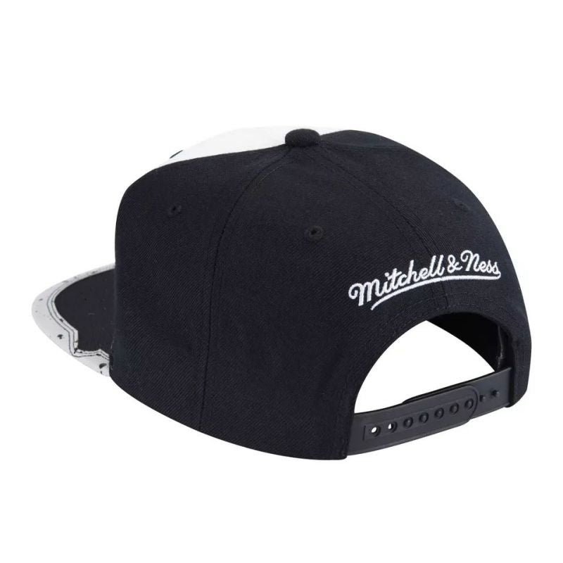 Mitchell &amp; Ness Chicago Bulls NBA Day One Snapback Bulls Cap 6HSSMM19226-CBUWHBK Clothing/Basketball/Mitchell & Ness Your Sports Performance