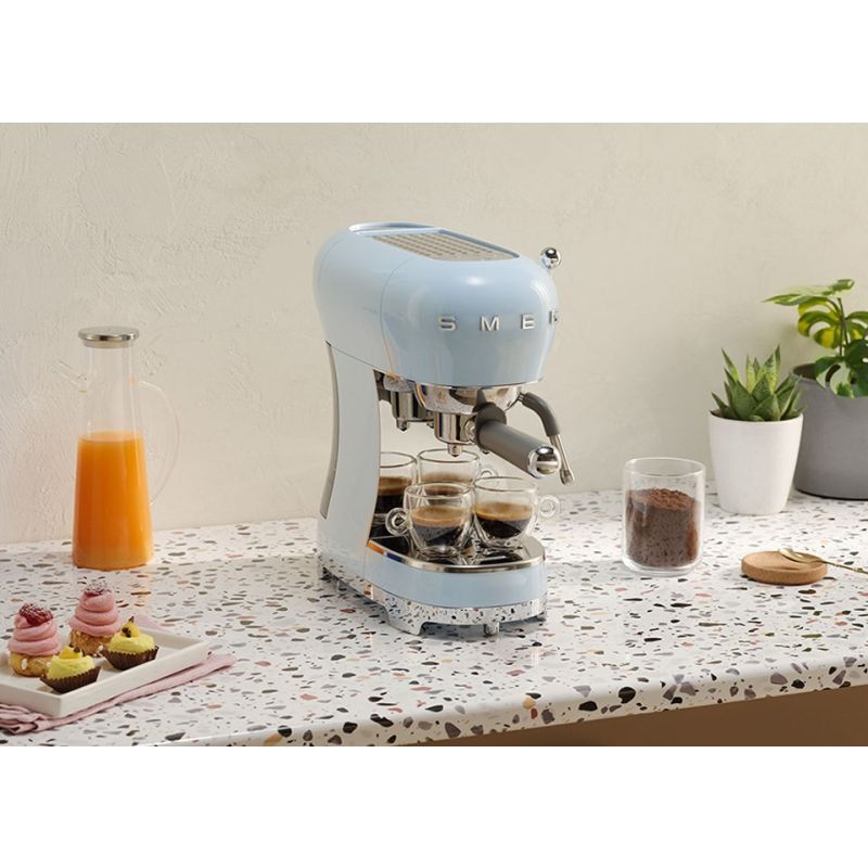 Smeg ECF02PBEU Pastel Blue Coffee Machine AGD - Produkty/Ekspresy do kawy Your Sports Performance