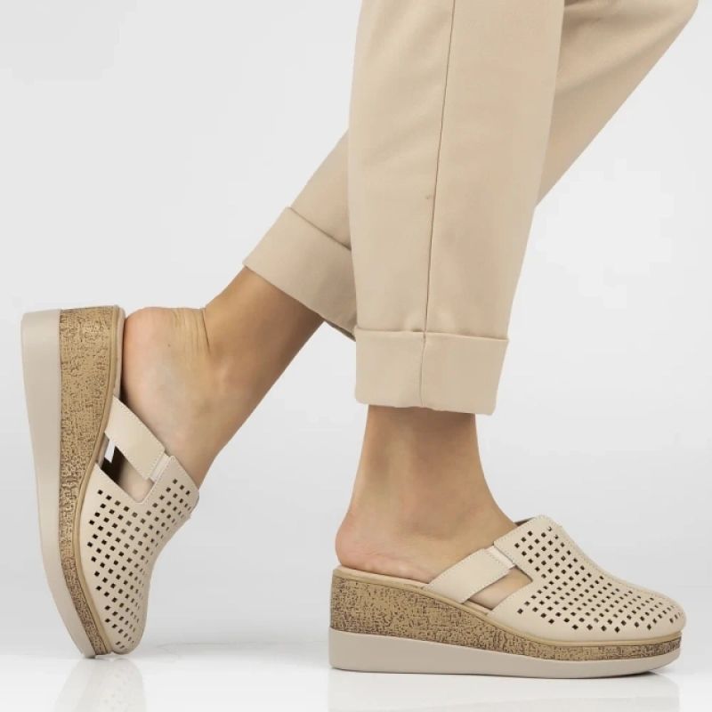 Leather wedge sandals with closed heel, beige, Filippo DK6818