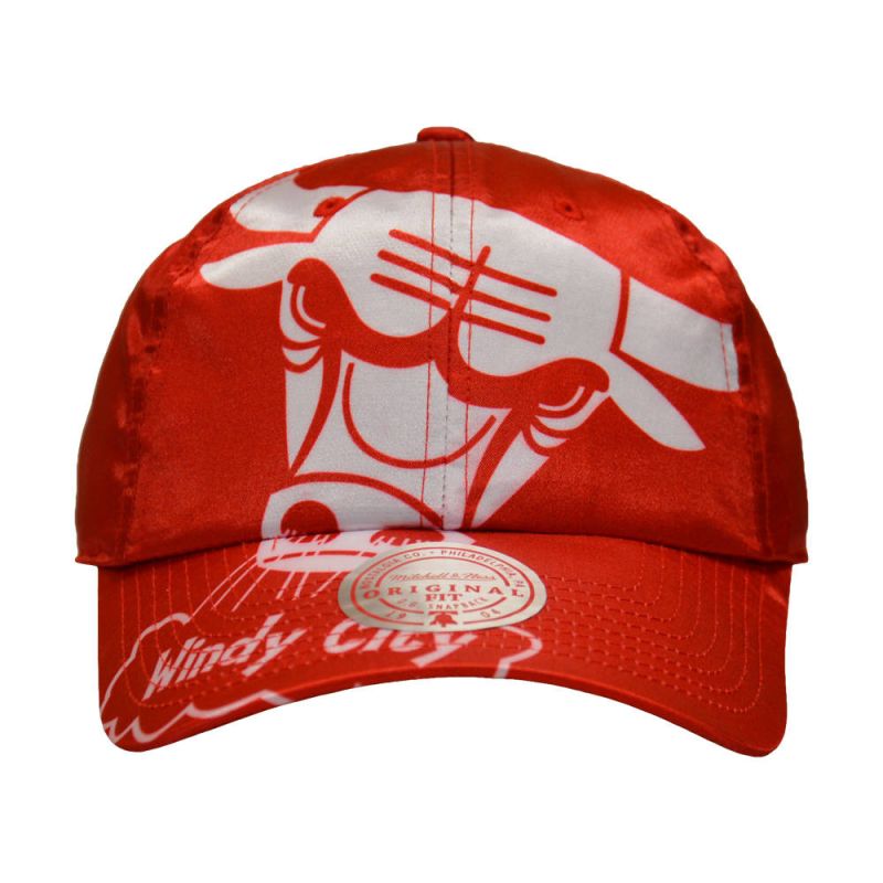 Mitchell & Ness NBA Chicago Bulls Strapback Cap - HLUX1095-CBUYYPPPRED1 Odzież/Czapki/Czapki z daszkiem Your Sports Performance