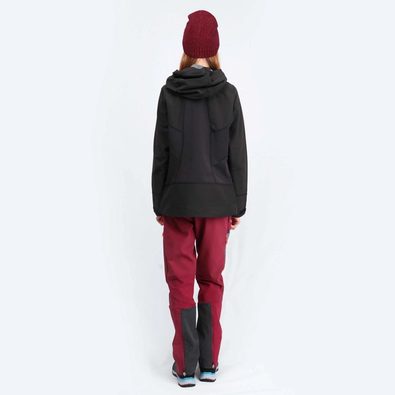 Salewa Comici SW/DST Jacket W JKT 28176-0911 Clothing/Outdoor/Salewa Your Sports Performance