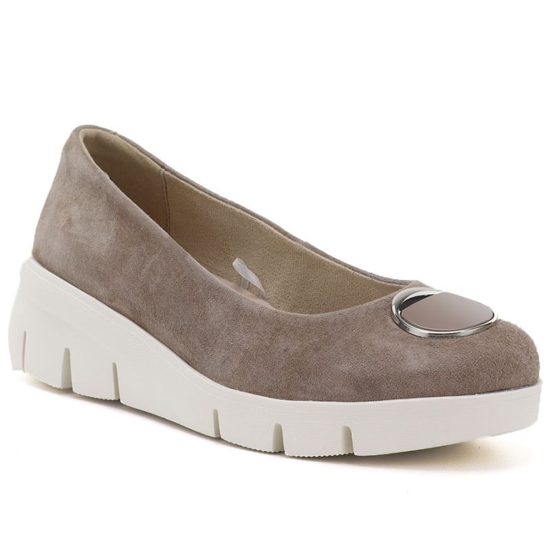 Women's beige leather wedge shoes Vinceza 95412 Vinceza