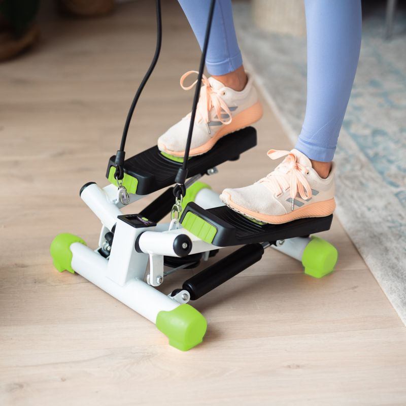 Beveled stepper with HMS S3033 cables green