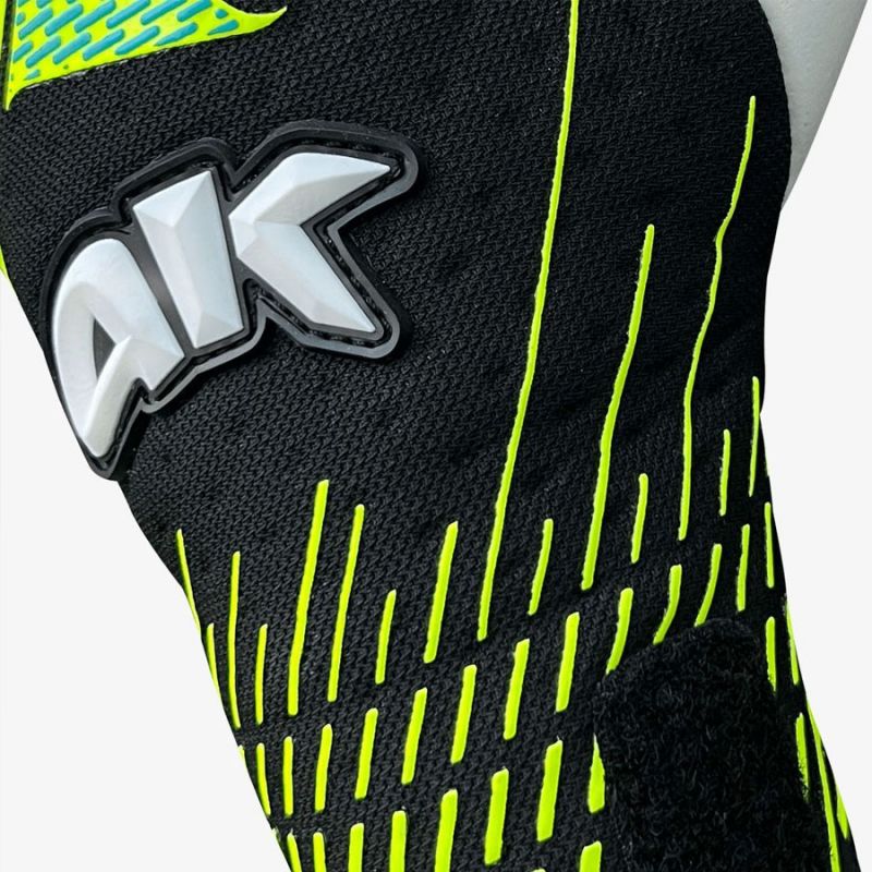 Goalkeeper gloves 4keepers Neo Volt NC M S987971 Accessories/Gloves Your Sports Performance