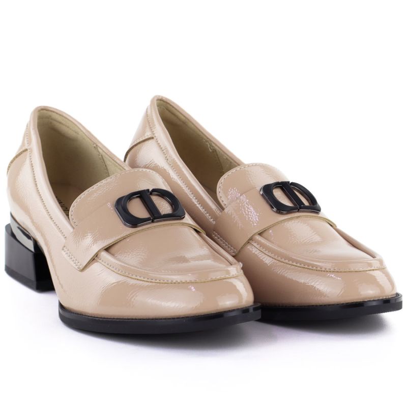 Women's patent leather shoes with a decorative heel, beige, Vinceza 58638 To be categorized Your Sports Performance