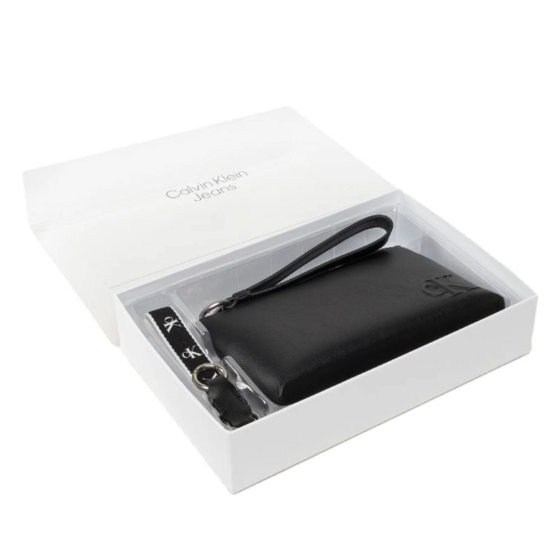 Calvin Klein Jeans cosmetic bag K60K610146 Accessories/pozostałe portfele i kosmetyczki Your Sports Performance