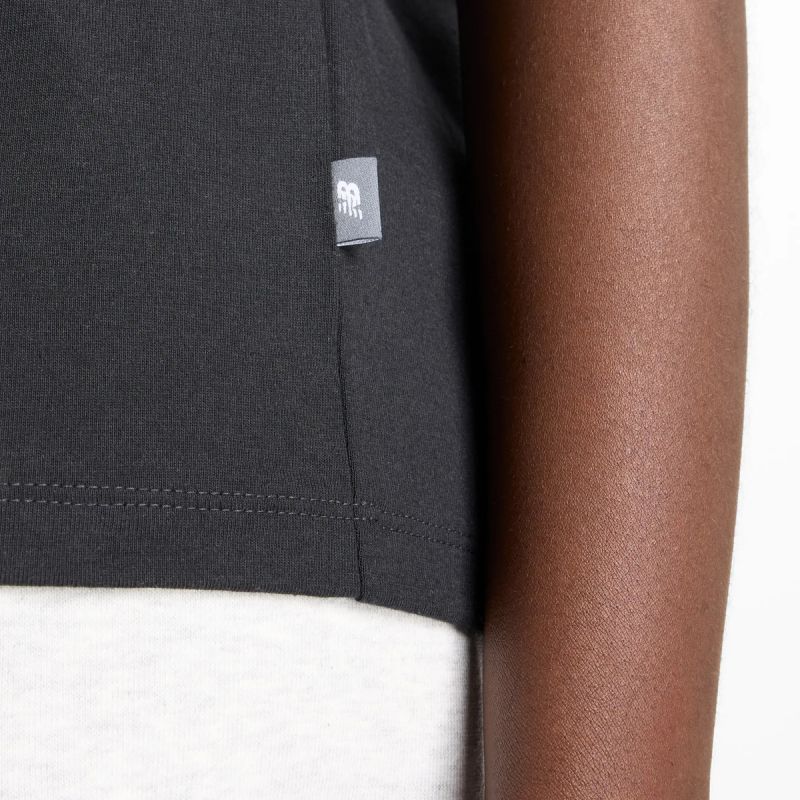 New Balance Sport Graphic T-Shirt W WT51540BK Clothing/Lifestyle/T-shirts/New Balance New Balance