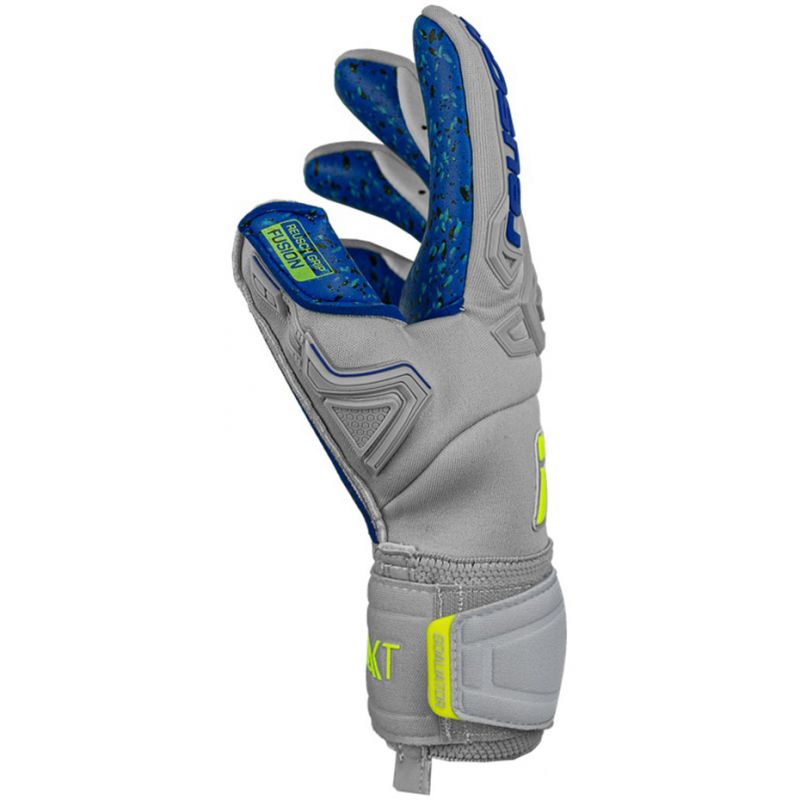Goalkeeper gloves Reusch Attrakt Freegel Fusion Goaliator M 5270995 6006 Accessories/Gloves Your Sports Performance