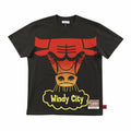 Mitchell & Ness NBA Logo Chicago Bulls T-Shirt Black Odzież/Odzież na co dzień Your Sports Performance
