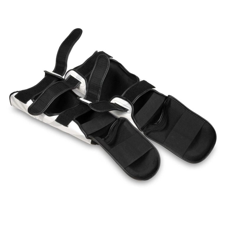 M Shin Guards - Japan Ochraniacze piszczeli Your Sports Performance