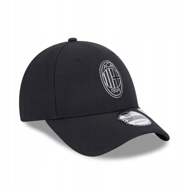 New Era 9FORTY AC Milan Repreve Black 940 Strapback Cap - 60363650 Odzież/Czapki/Czapki z daszkiem Your Sports Performance