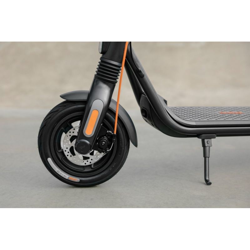 Ninebot by Segway F2 Pro E Scooter, | Segway | F2 Pro E Scooter | Up to 25 km/h | 10 " | Black Skating/Hulajnogi elektryczne Your Sports Performance