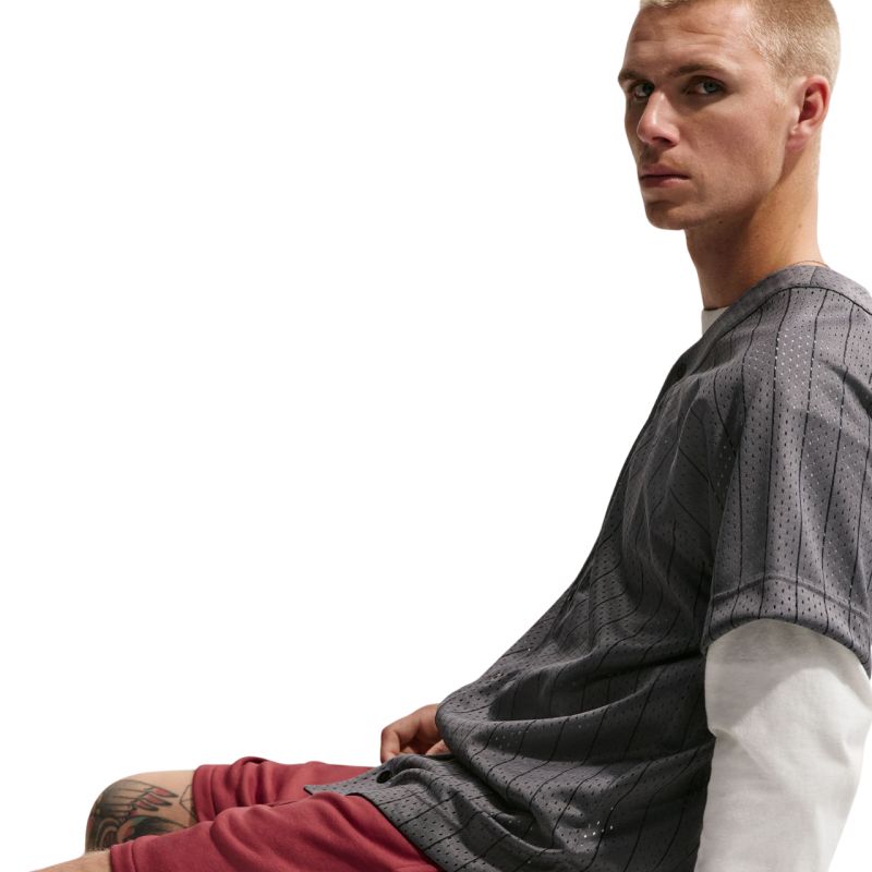 Men’s Nike Club Shorts Burgundy FN3520 613