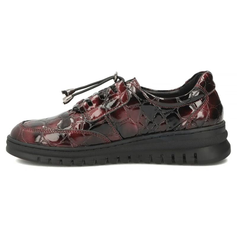 Women's leather half-notes on a wedge, lacquered crocodile burgundy Filippo DP8102