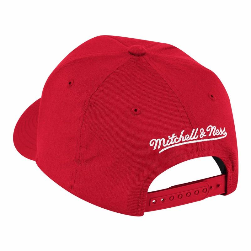 Mitchell & Ness NBA Chicago Bulls Team Ground Stretch Cap - 6HSSMM19357-CBURED1 Odzież/Czapki/Czapki z daszkiem Your Sports Performance