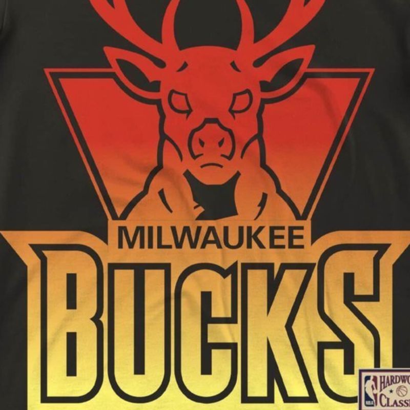 Mitchell & Ness NBA Milwaukee Bucks T-Shirt Black Odzież/Odzież na co dzień Your Sports Performance