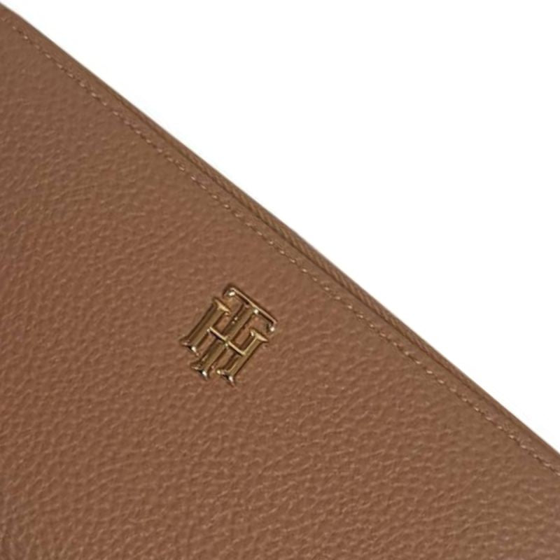 Tommy Hilfiger TH Essence Large women's wallet - AW0AW08902-AEZ Odzież/Odzież na co dzień Your Sports Performance