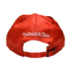 Mitchell & Ness NBA Chicago Bulls Strapback Cap - HLUX1095-CBUYYPPPRED1 Odzież/Czapki/Czapki z daszkiem Your Sports Performance