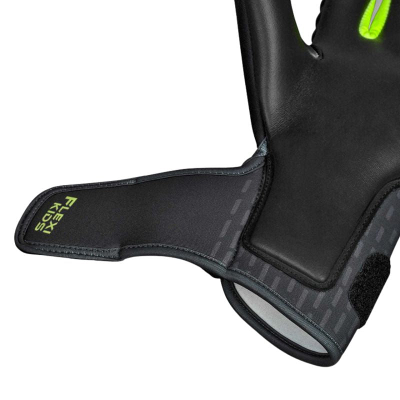 Select 90 v26 kids' goalkeeper gloves black 500099