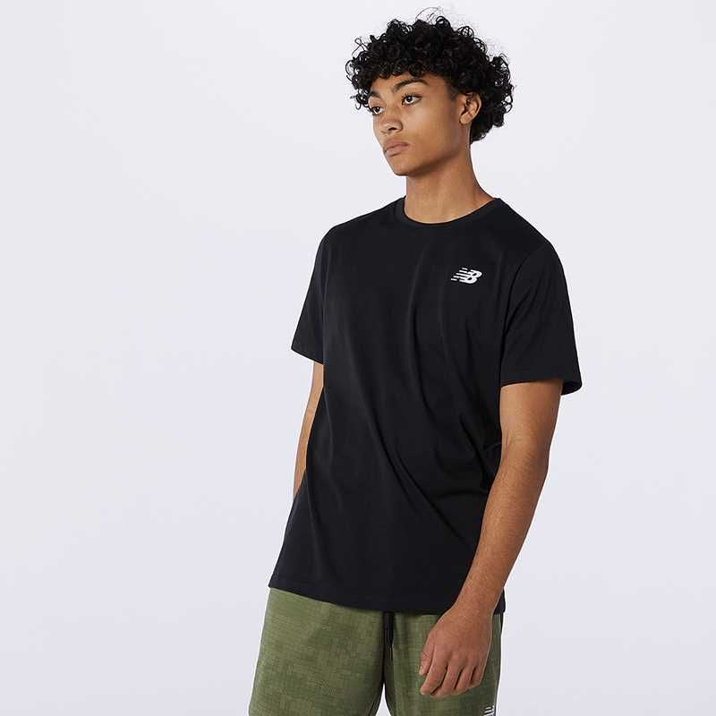 New Balance Hearthertech Tee BK M MT11070BK Clothing/Lifestyle/T-shirts/New Balance New Balance
