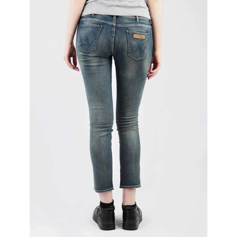 Wrangler Bridget W22VR441T Clothing/Lifestyle/Trousers, shorts/Wrangler Your Sports Performance