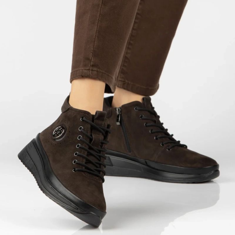 Women's leather suede ankle boots on a dark brown platform Filippo DBT4215