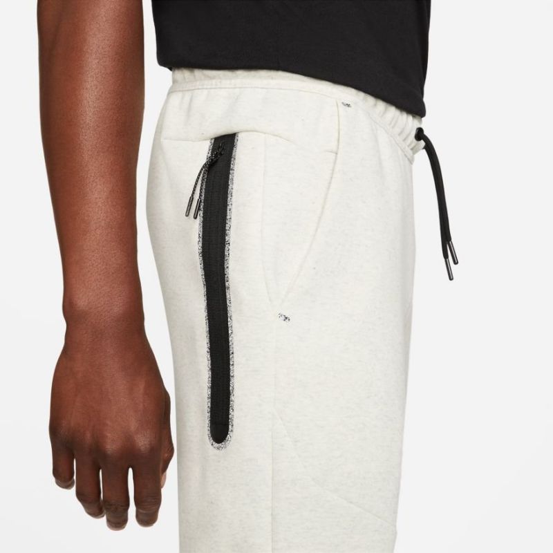 Nike Sportswear Tech Fleece M DD4706-100 pants Clothing/Lifestyle/Trousers, shorts Nike