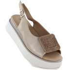 Women's sandals on a thick platform, gold Potocki SZ12590 To be categorized Your Sports Performance