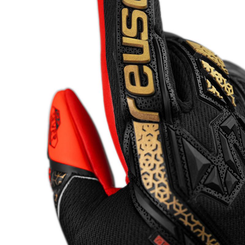 Goalkeeper gloves Reusch Attrakt Freegel Silver M 5570235 7075 Accessories/Gloves Your Sports Performance