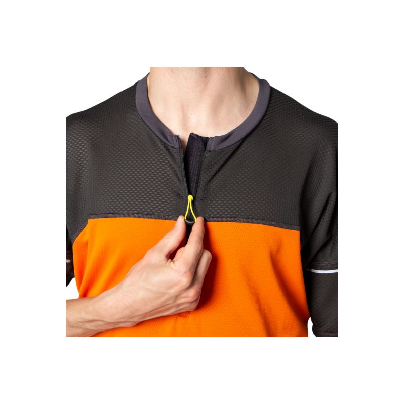 Asics Fujitrail Top Tee M 2011B895-800 Clothing/Running Asics