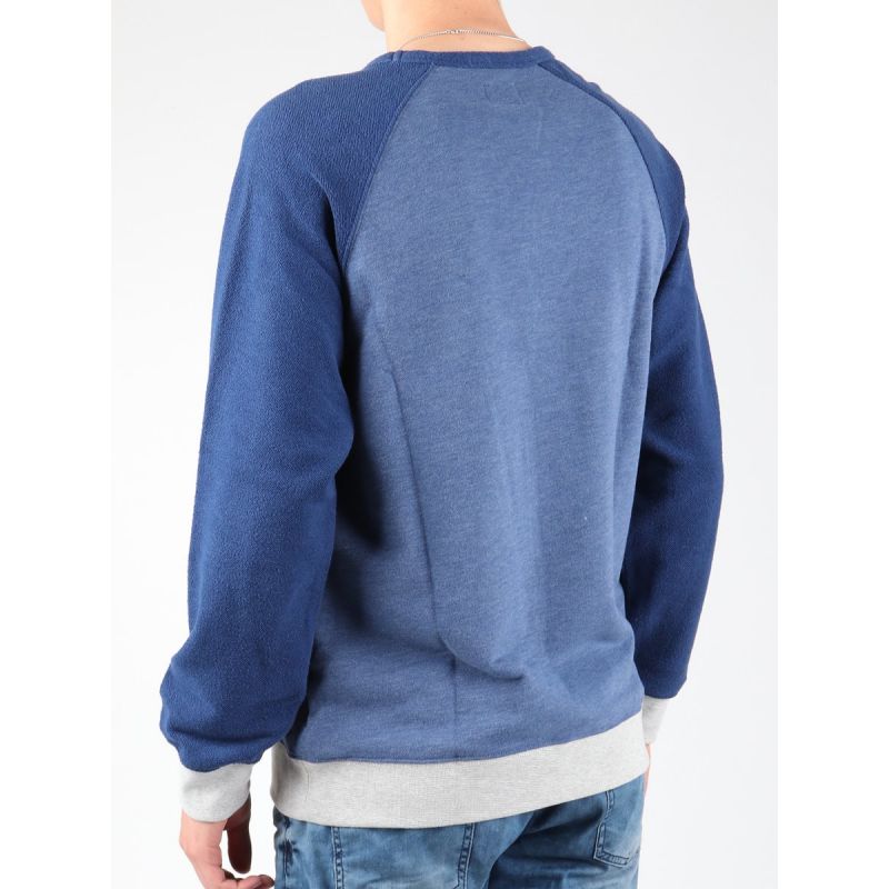 Lee Graphic Crew SWS L80ODELR sweatshirt In preparation Your Sports Performance