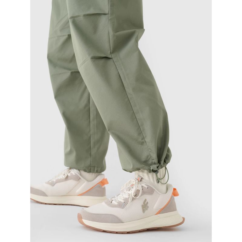 Women's casual oversize parachute pants 4F 4FRSS24TTROF1330-44S *Kategoria tymczasowa Your Sports Performance