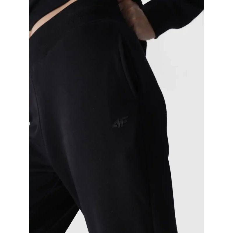 Women's trousers 4F 4FWMM00TTROF0946-20S Clothing/Lifestyle/Trousers, shorts/4F 4F