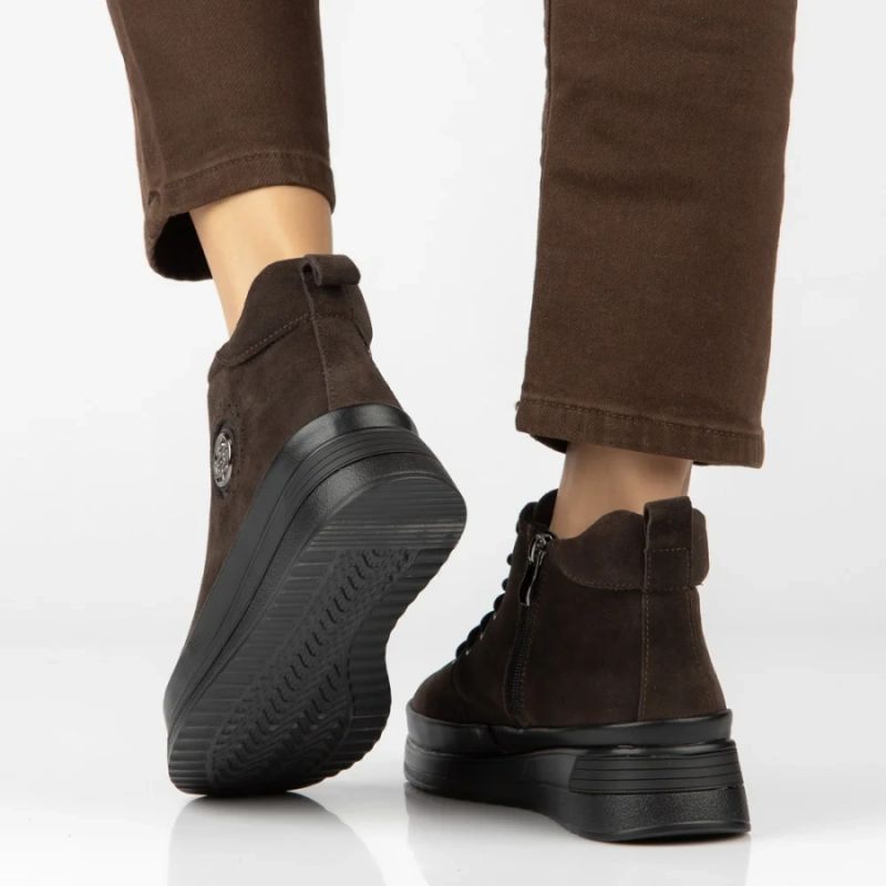 Women's leather suede ankle boots on a dark brown platform Filippo DBT4215