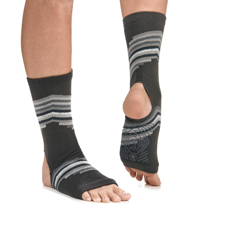 GAIAM 63497 anti-slip socks Clothing/Training/Socks/Unisex Your Sports Performance