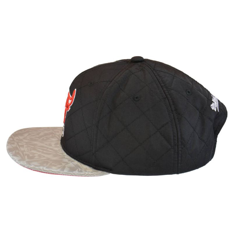 Mitchell & Ness NBA Diamond Base HWC Chicago Bulls Cap - HHSS3182-CBUYYPPPBLCK Odzież/Czapki/Czapki z daszkiem Your Sports Performance