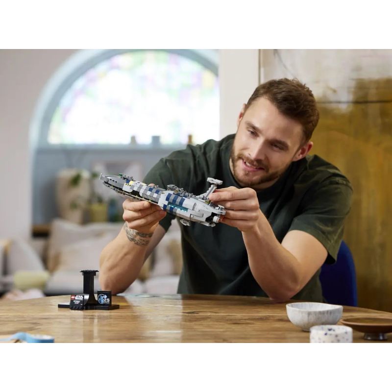 LEGO Star Wars 75377 The Invisible Hand In preparation Your Sports Performance