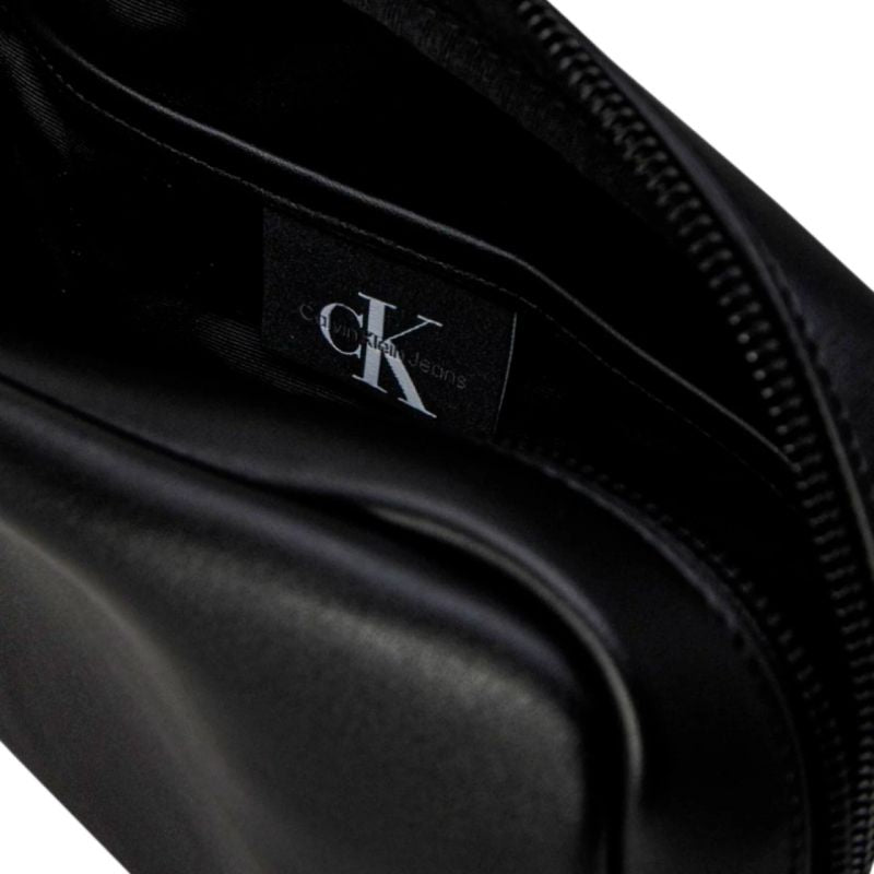 Calvin Klein Jeans Plaque Small Pouch K50K508221 Accessories/pozostałe portfele i kosmetyczki Your Sports Performance