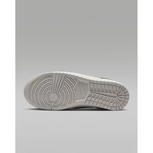 NIKE WMNS AIR JORDAN SKYLINE LOW LE women's shoes (IQ6586-100)