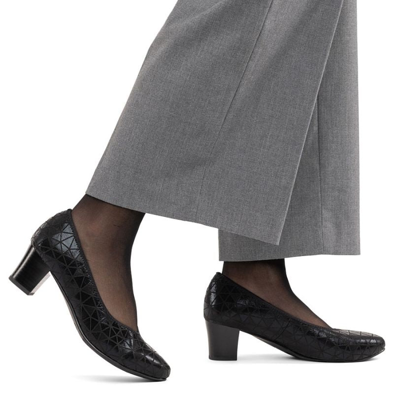Women's leather pumps with a low heel, black Rieker 44650-05