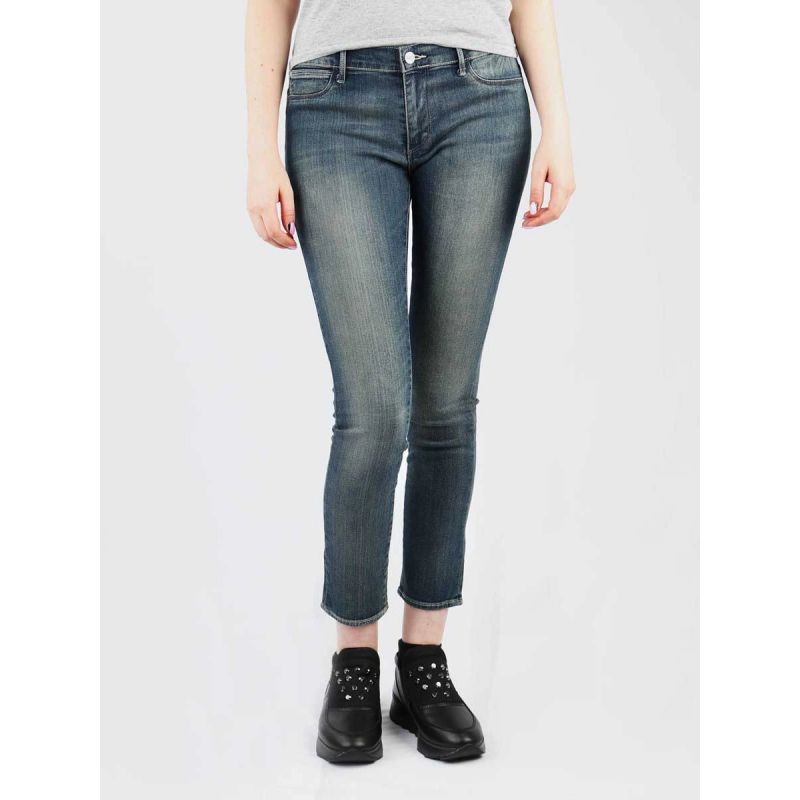 Wrangler Bridget W22VR441T Clothing/Lifestyle/Trousers, shorts/Wrangler Your Sports Performance