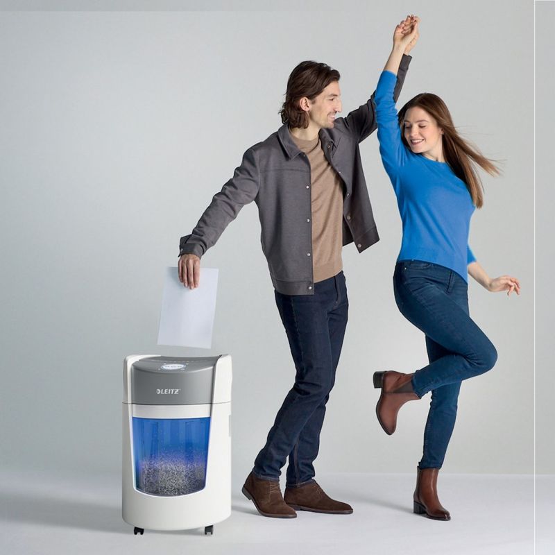 Leitz IQ OptiMax Small Office 350 shredder, 22l, P5, 8 sheets, Automatic Start/Stop, Reverse function, Rotating bin - 33% more shred capacity Urządzenia biurowe/Niszczarki Your Sports Performance