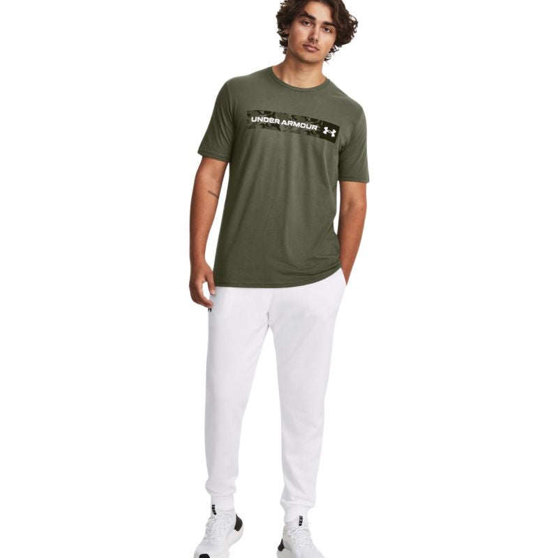 Under Armor Camo Chest Stripe T-shirt M 1376830 390 Clothing/Lifestyle/T-shirts/Under Armour Your Sports Performance