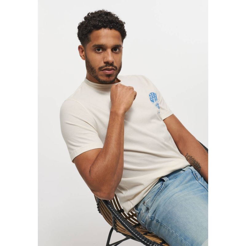 Mustang Alex C Print M T-shirt 1013548 2013 Clothing/Lifestyle/T-shirts/Mustang Your Sports Performance