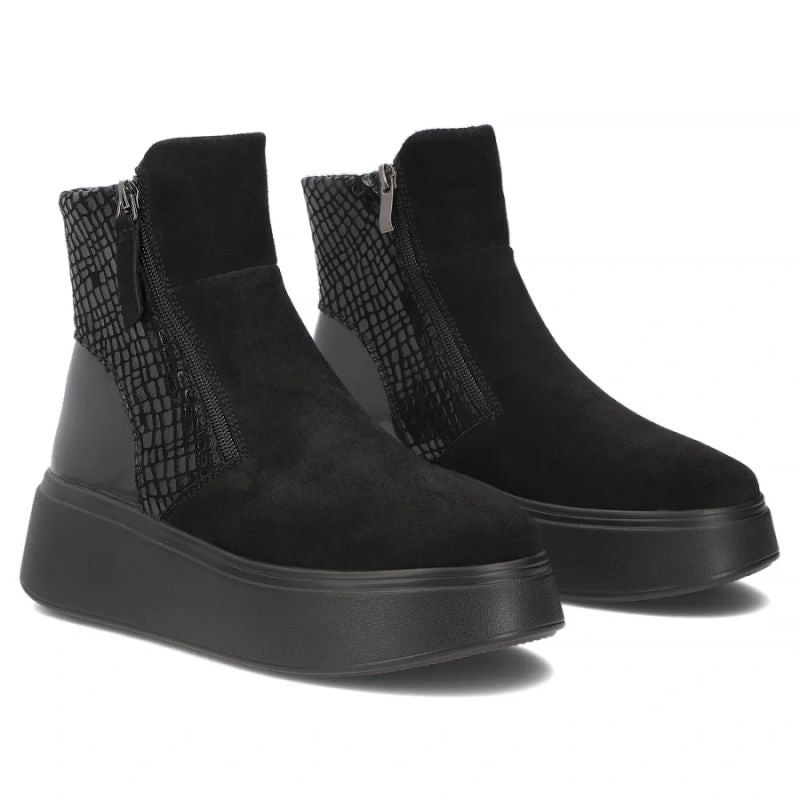 Women's leather ankle boots on a black platform Filippo DBT8077/26