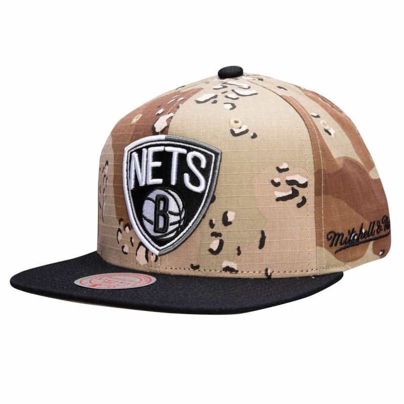Mitchell & Ness NBA Brooklyn Nets Choco Camo Cap - HHSS1101-BNEYYPPPCAMO Odzież/Czapki/Czapki z daszkiem Your Sports Performance
