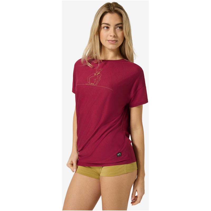 Women’s SUPER.NATURAL W Cat Yoga Loose Tee in Red