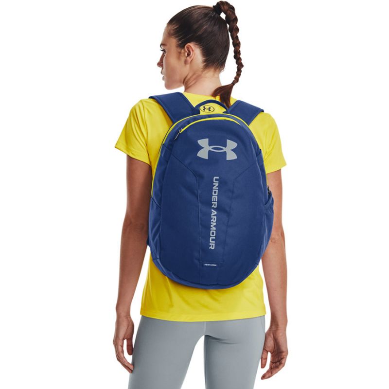 Under armor hustle on sale