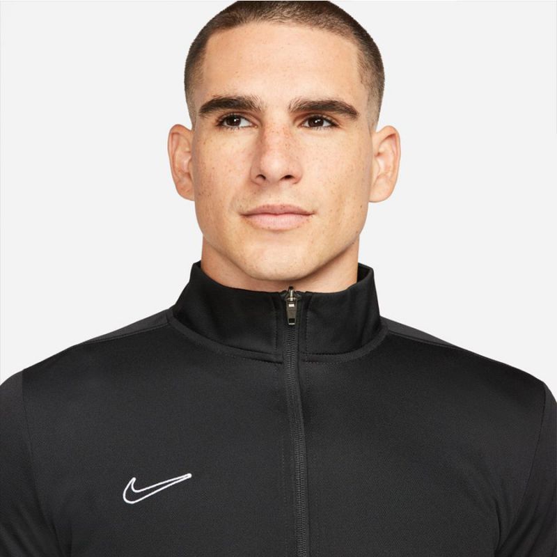 Nike dri fit thermal store jacket