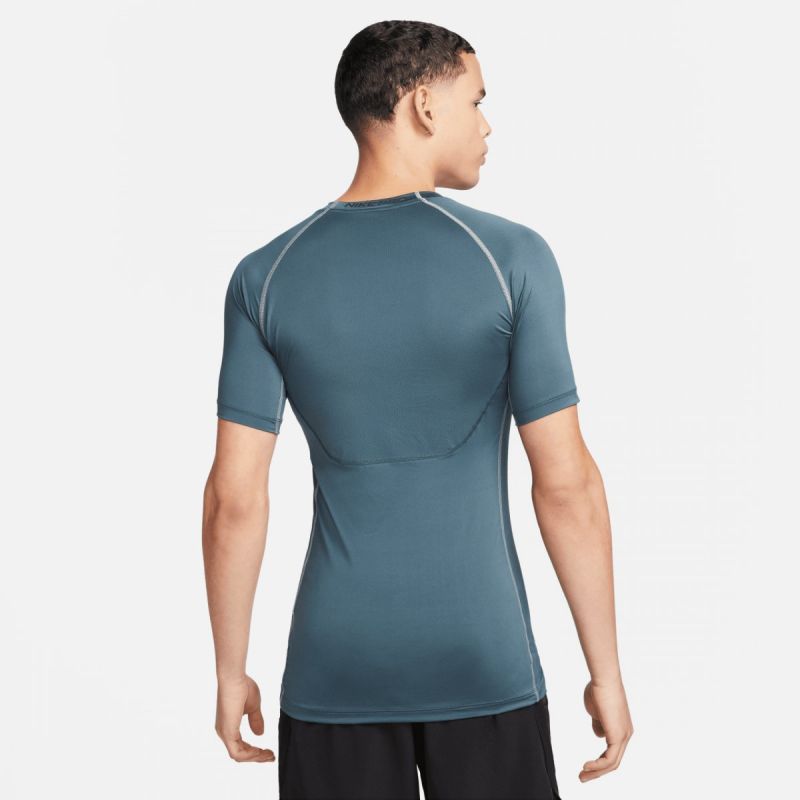 Nike pro clearance under armour
